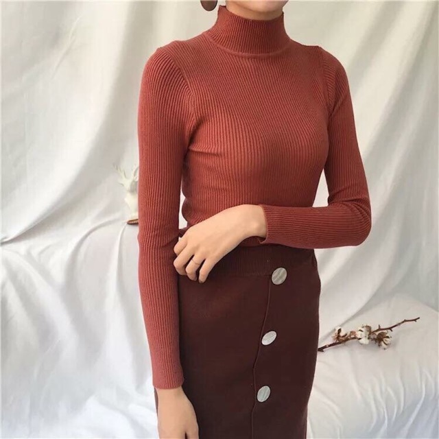 Áo len tăm cổ 3 phân, đủ màu như hình. Chất len xịn ko bai nhão hay xù, bao chất luôn ạ, QT Boutique cập nhất các mẫu!!!