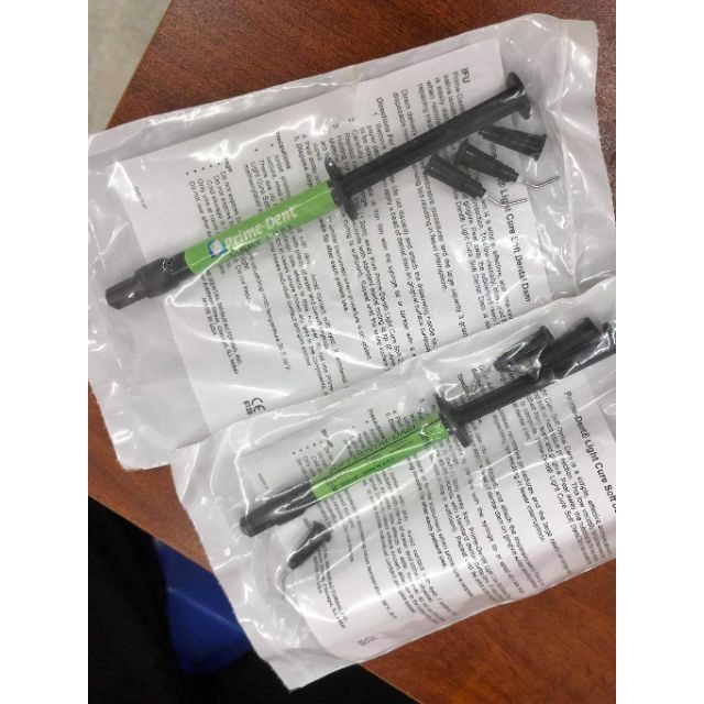 Che nướu tẩy trắng Soft Dental Dam 2gr xuất xứ Mỹ Prime-Dent Light Cure (1 tuýp)