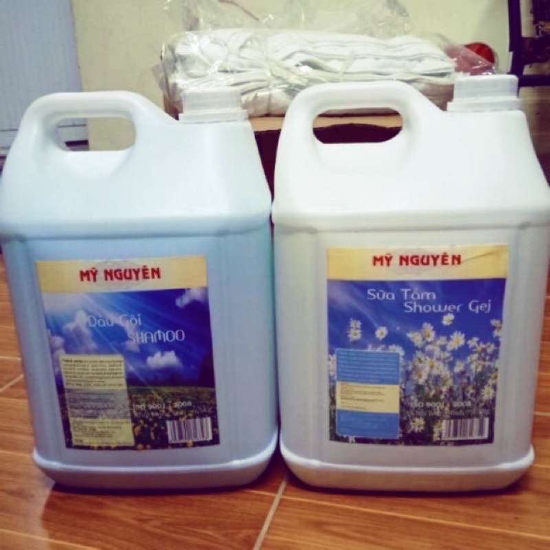 Dầu Gội Và Sữa Tắm Can Doctor Tim Và Mỹ Nguyên 10L