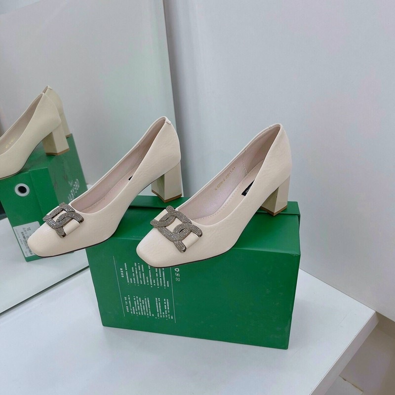 GIÀY CAO GÓT NỮ QBEY 5 PHÂN GÓT VUÔNG LỤA SATIN BẠC GẮN KHOÁ TRÒN