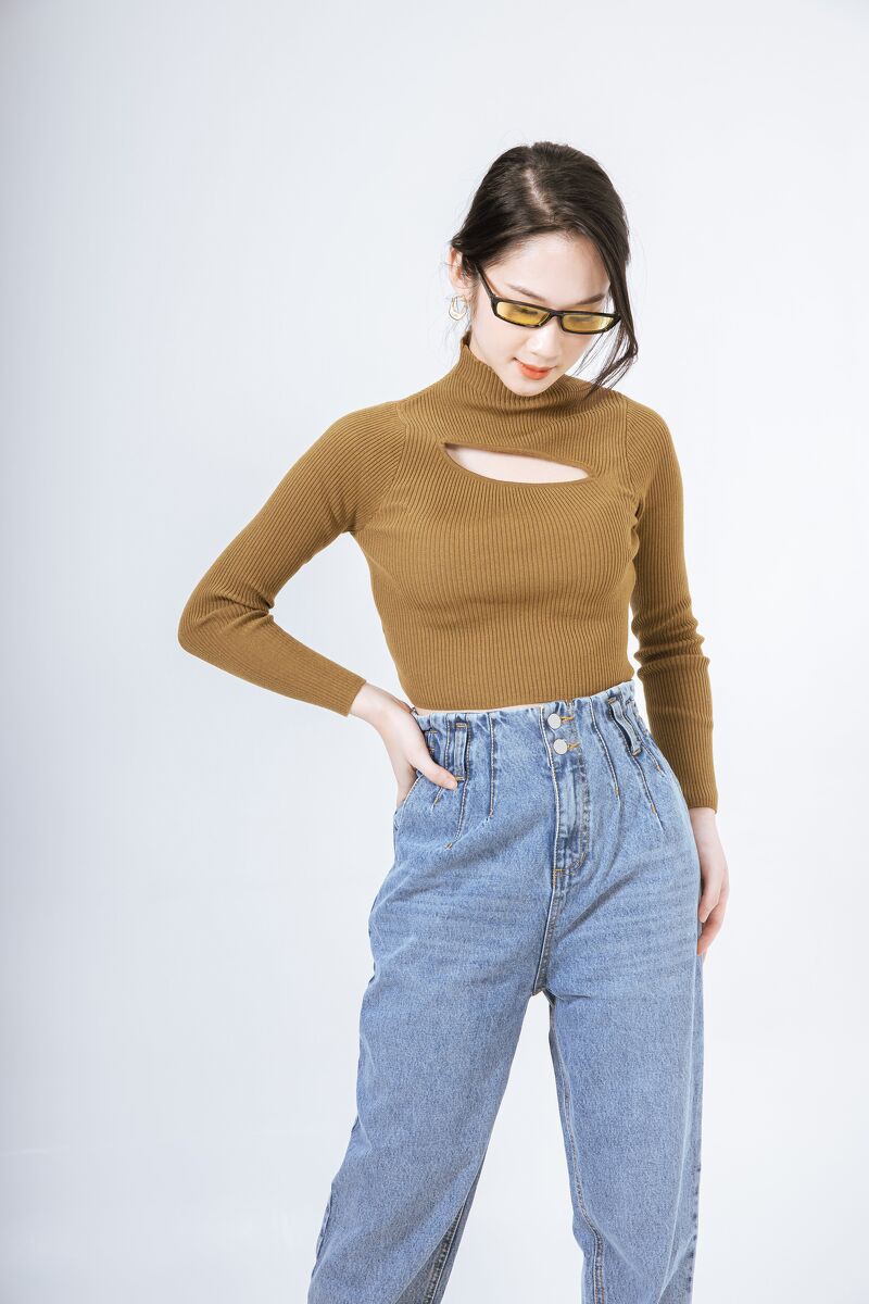 [Mã WABRLOW5 giảm 15% đơn 300K] CCHAT Áo len croptop hở ngực