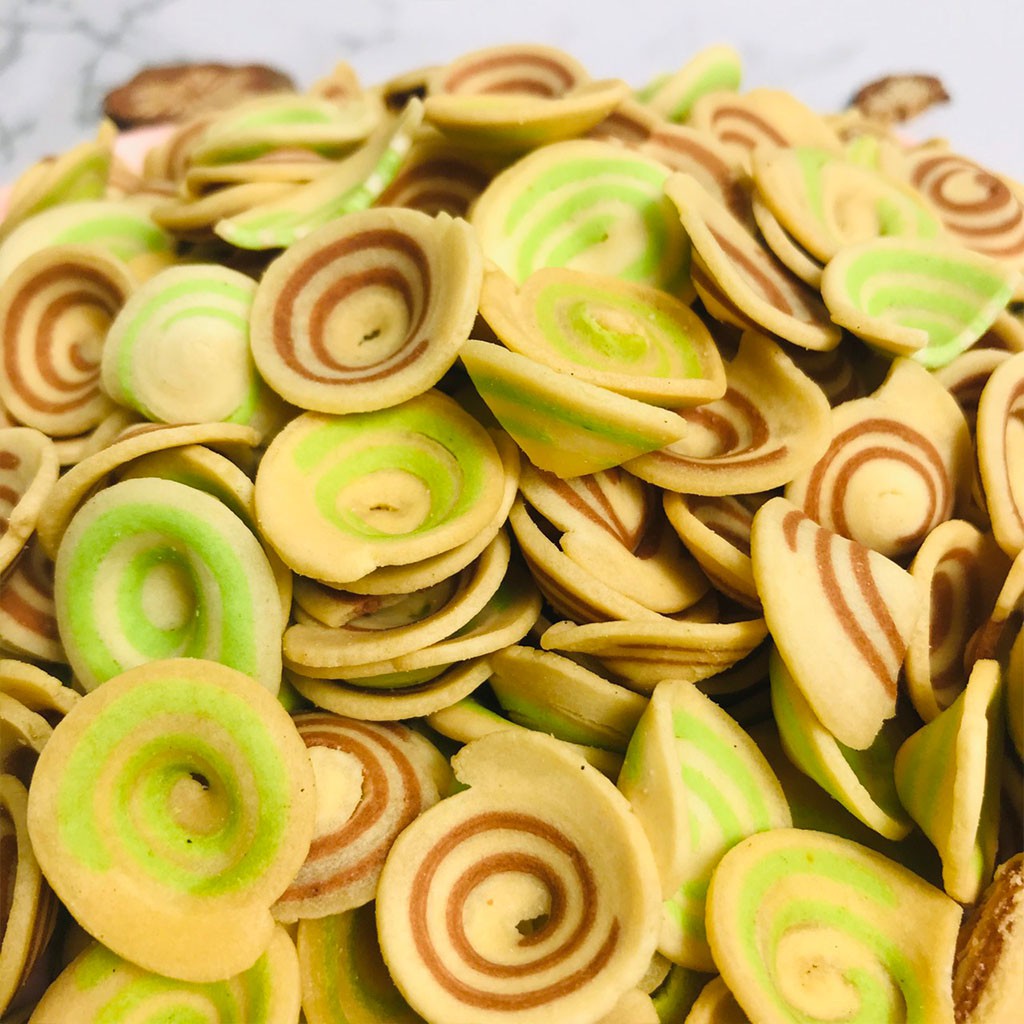 Bánh tai heo mix hai vị trà xanh và socola hũ 330g đồ ăn vặt Hà My | BigBuy360 - bigbuy360.vn