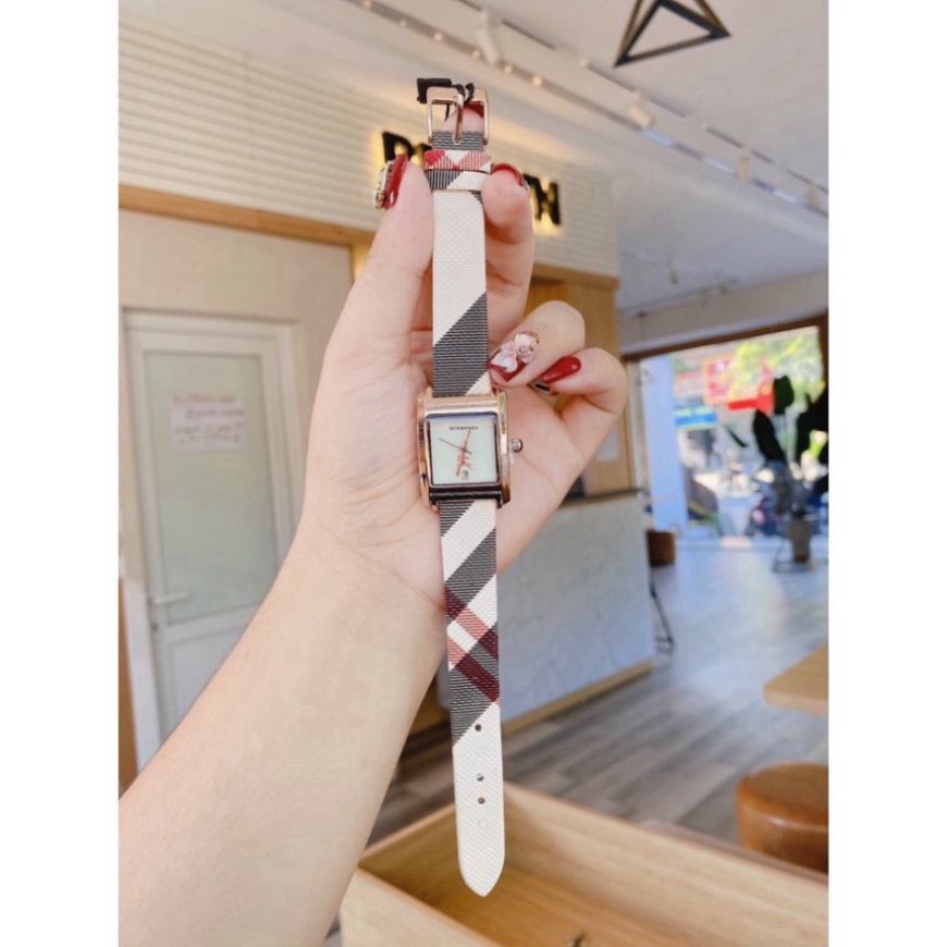 (Thẻ bảo hành 12 tháng) (burberry nữ) Đồng hồ nữ Burberry dây da cao cáp, kẻ caro tính tế, thẻ bảo hành 12 tháng - dong
