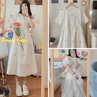 Ảnh chụp Váy babydoll trắng hoa cúc thắt dây eo 2 mẫu / Đầm suông hoa nhí cộc tay (Ảnh thật ở cuối) tại Hà Nội