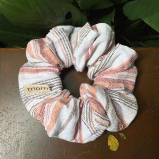 Đồ cột tóc vải linen kem sọc cam. Dây buộc tóc vải linen. Linen hair scrunchie. Hair scrunchie trendy