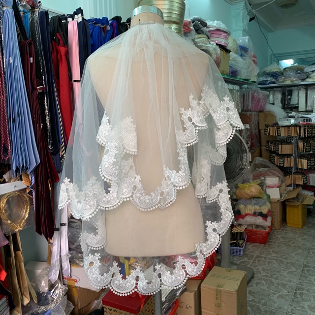 Voan cô dâu ngắn đính viền ren lớp