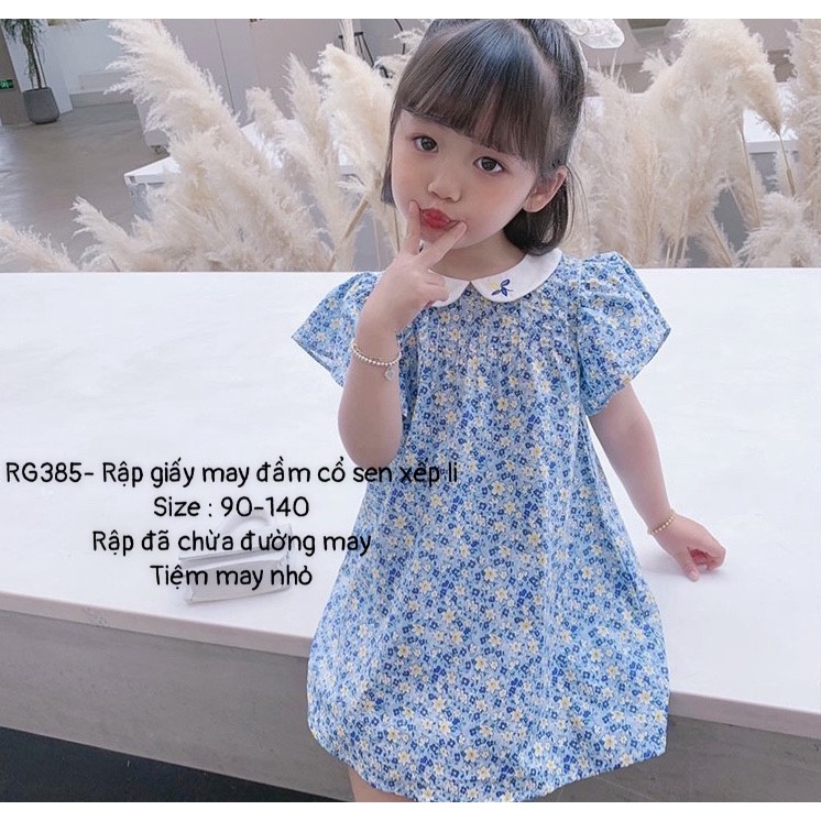 RG385_Rập giấy may đầm cổ sen xếp li bé gái
