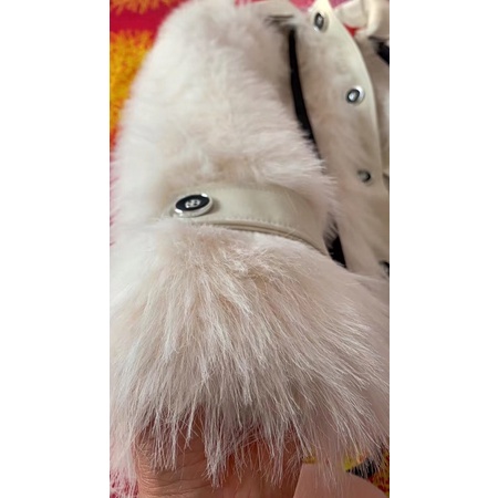 Áo khoác lông viền da nhấn viền đen