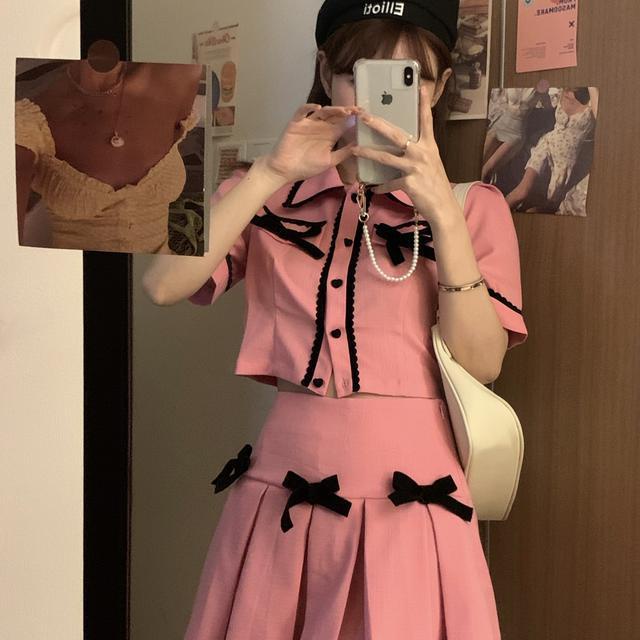 Bộ Áo Sơ Mi Ngắn Tay Đính Nơ + Chân Váy Lưng Cao Xếp Ly Dễ Thương Cho Nữ