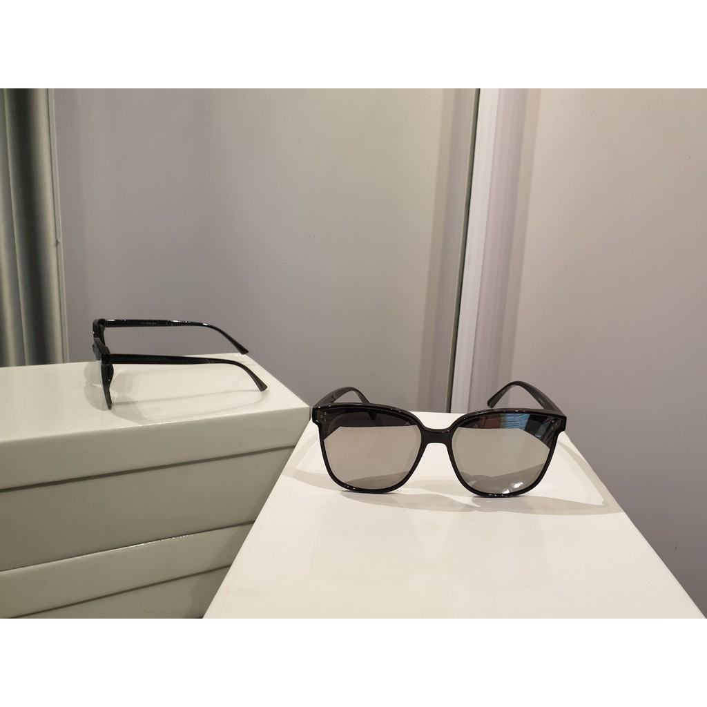 Kính màu thời trang