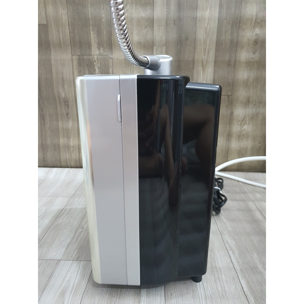 Máy lọc nước điện giải ion kiềm Leveluk SD501 Platinum. Hàng chính hãng 100%