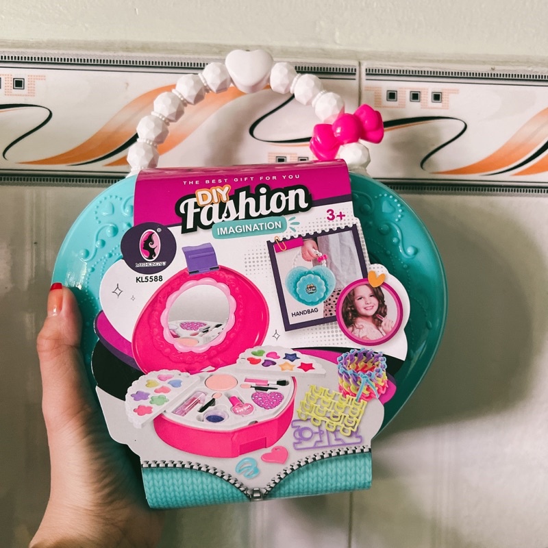 Giỏ xách phấn trang điểm thật cho bé