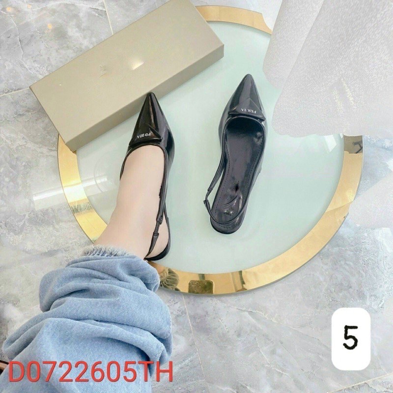 Sandal da bóng mũi nhọn khoá hiệu hh gót 1cm (loại 1)