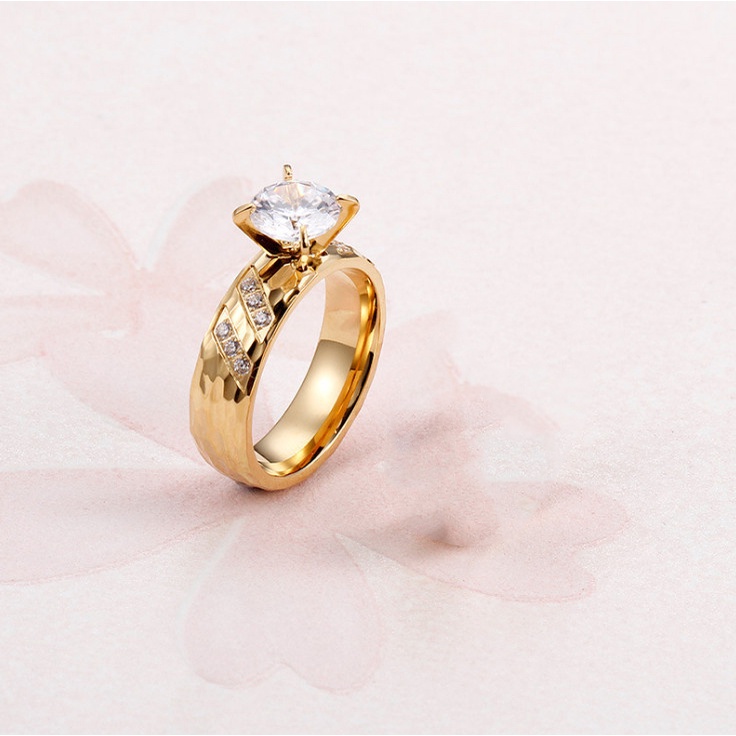 Nhẫn Nữ Titan Không Rỉ Đính Đá Nhân Tạo Zircon TT 4123