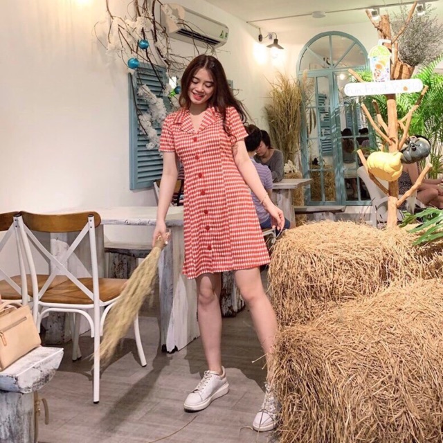 Đầm caro cổ vest