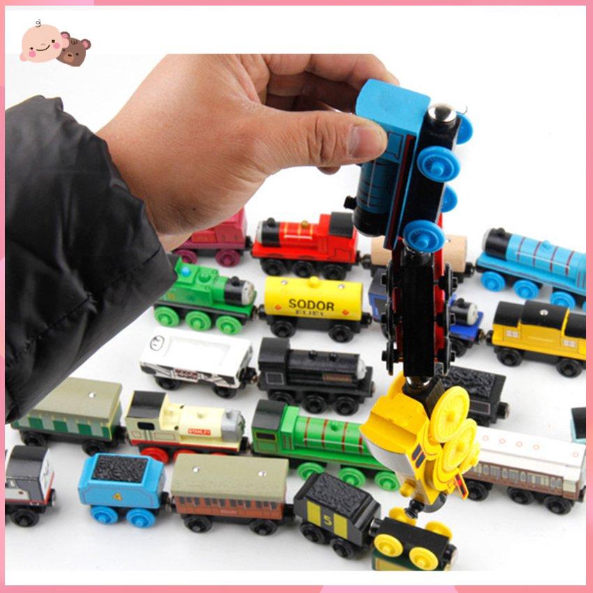 Bộ Đồ Chơi Xe Lửa Nam Châm Bằng Gỗ Cho Bé
