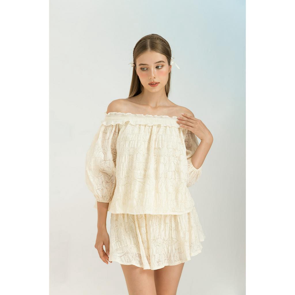 Áo Trễ Vai Nền Hoa - EDINI - A1555