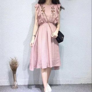 Lenkapas - Đầm xòe thêu hoa hai lớp
