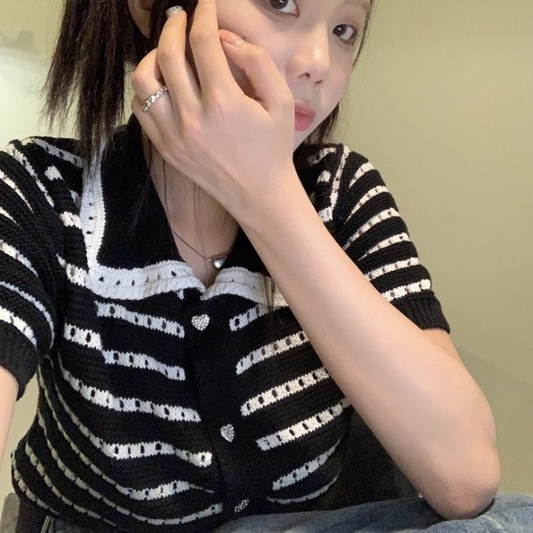 Áo croptop ZHELIHANGFEI dệt kim cổ polo tay ngắn kẻ sọc thiết kế trẻ trung cá tính dành cho nữ