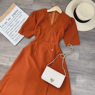 ĐẦM MIDI NÚT GỖ LỆCH