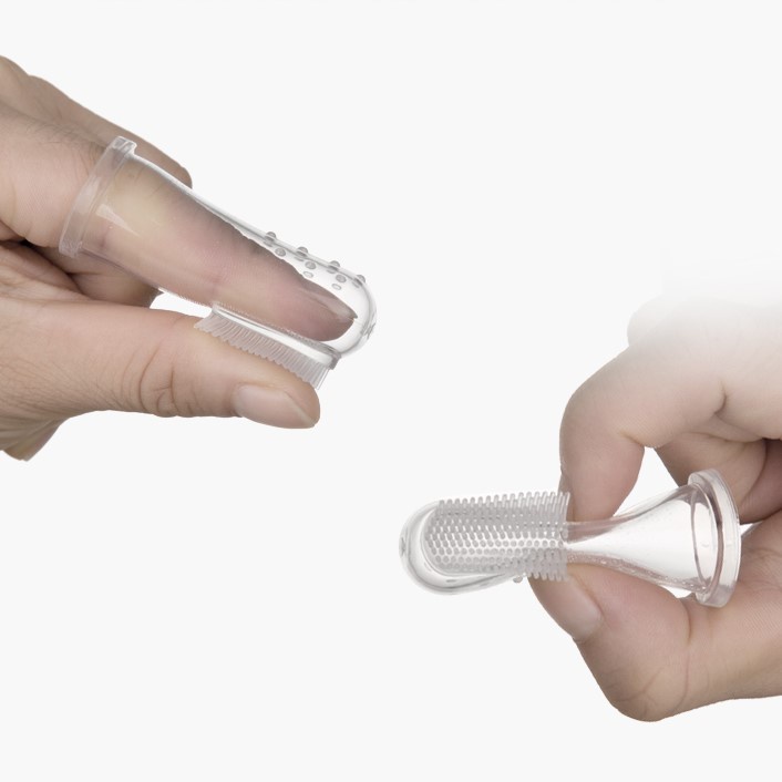 Tưa lưỡi silicon dùng vệ sinh răng miệng cho bé