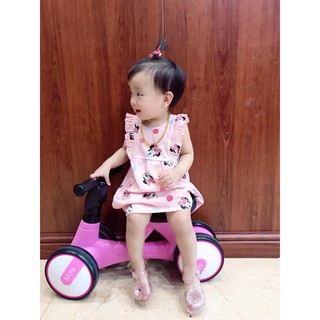 Xe chòi chân cho bé
