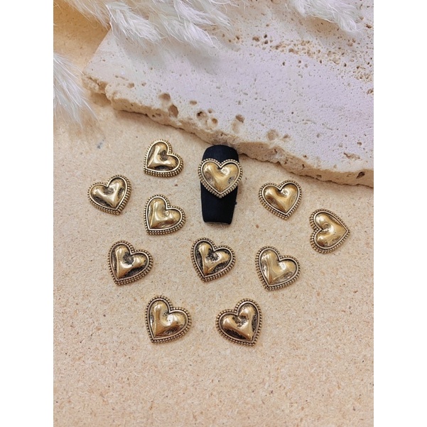 Đá hình đính móng