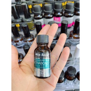 Liên kết bột của mỹ là hãng được khách hay dùm,nước liên kết giúp các thợ nail làm giữ móng bột được lâu hơn khi đắp bột