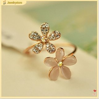 Nhẫn nữ trang tạo hình hoa cúc đính đá sang trọng