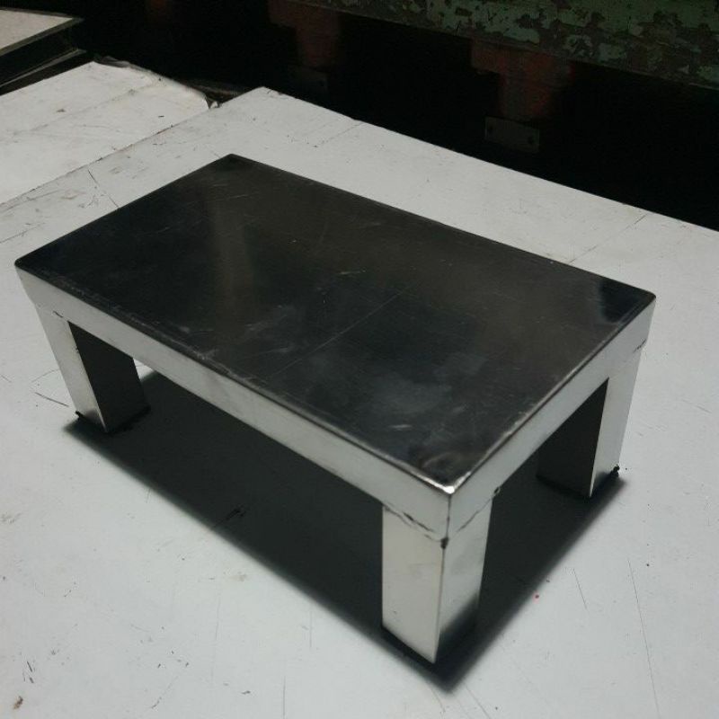 Ghế ngồi thấp rửa chén , lặt rau , giặt đồ ...kích thước 15 x 27cm cao 10cm inox dày 1li , hàng chất lượng .