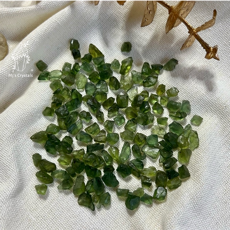 Đᴀ́ ᴛʜᴏ̂  GREEN APATITE Bʀᴀᴢɪʟ ᴍᴀ̀ᴜ xanh rêu  đᴇ̣ᴘ sᴜ̛ᴜ ᴛᴀ̂̀ᴍ, ʟᴀ̀ᴍ ʜᴀɴᴅᴍᴀᴅᴇ, ʀᴇɪᴋɪ, ᴛʜᴀɴʜ ᴛᴀ̂̉ʏ, ᴛʜɪᴇ̂̀ɴ đɪ̣ɴʜ