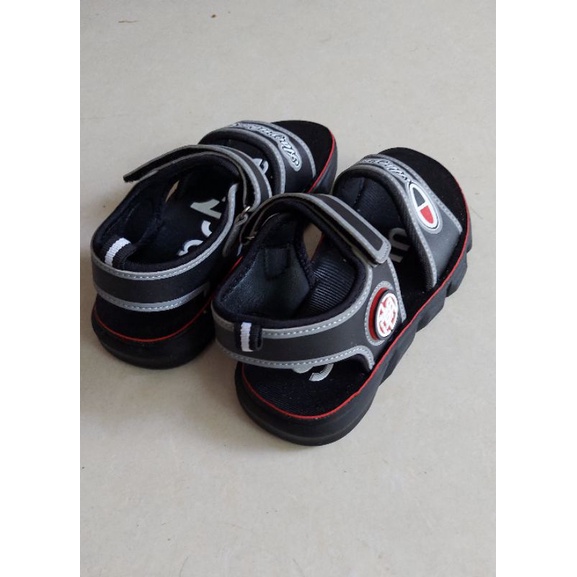Sandal bé trai size 31-35