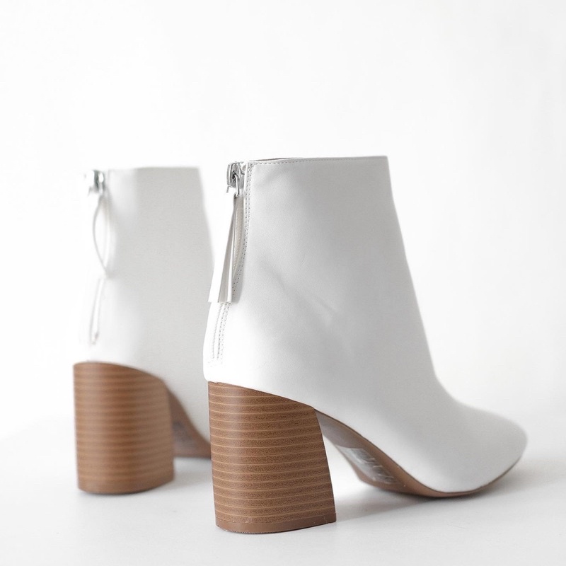 [JOIEHOME] Boots da trơn màu trắng, khoá kéo sau, gót trụ cao, hàng xuất khẩu