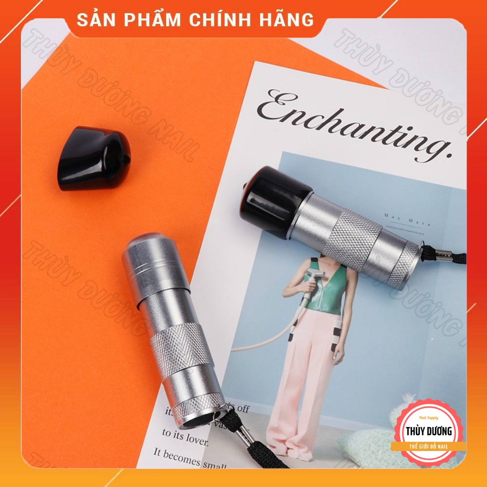 Đèn pin UV cầm tay 12 bóng kèm con dấu dùng ẩn phụ kiện nail (tặng kèm 3 viên pin)
