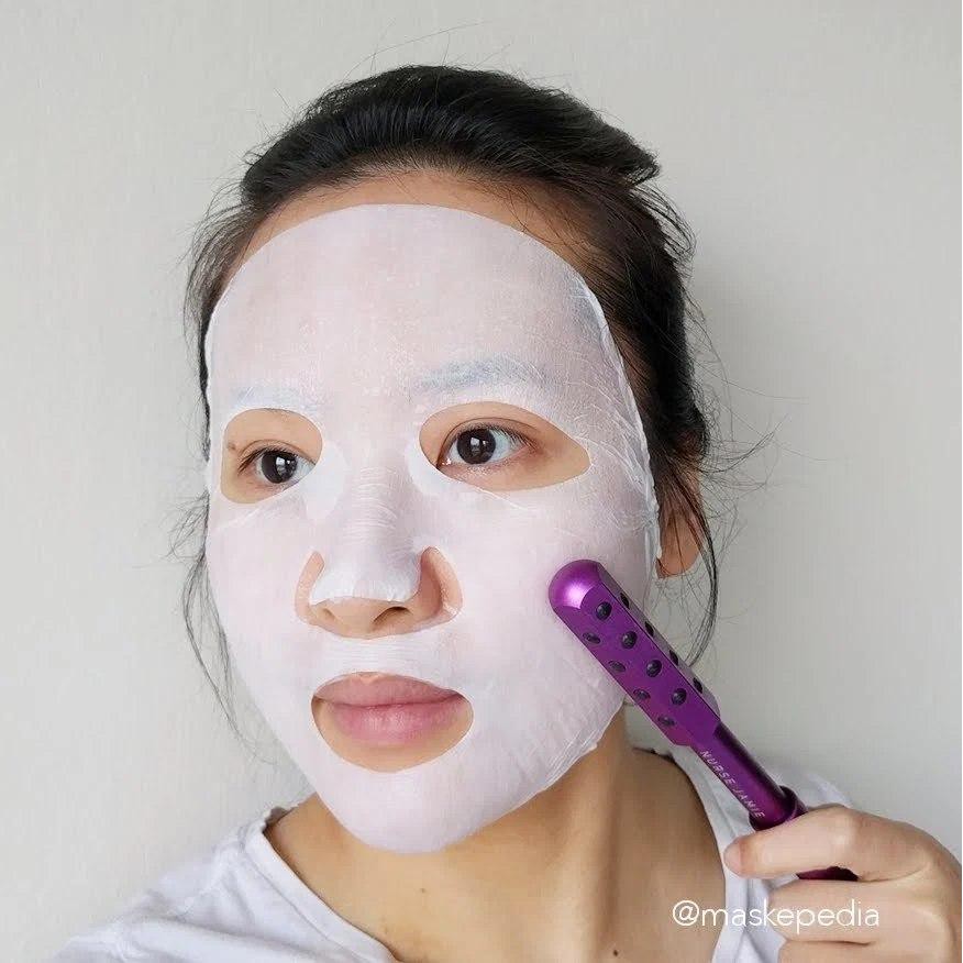 COSMEDIX cây lăn massage nâng cơ Uplift Massaging Beauty Roller 69$