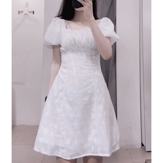Vây thêu cổ vuồn nhún ngực