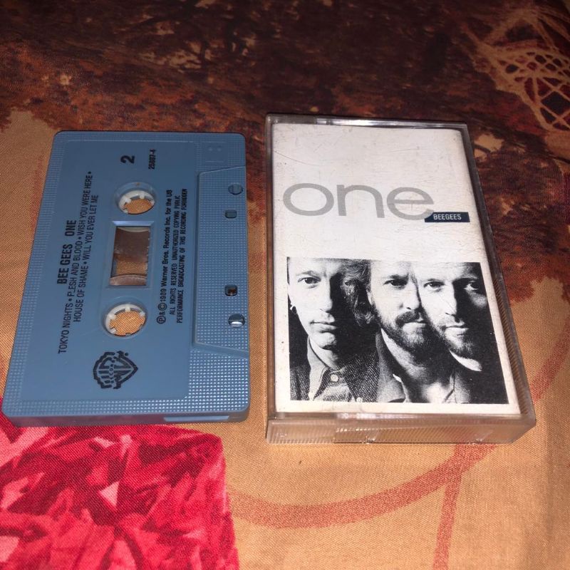 Băng Cassette: Con Ong Ges (Nhập Khẩu)