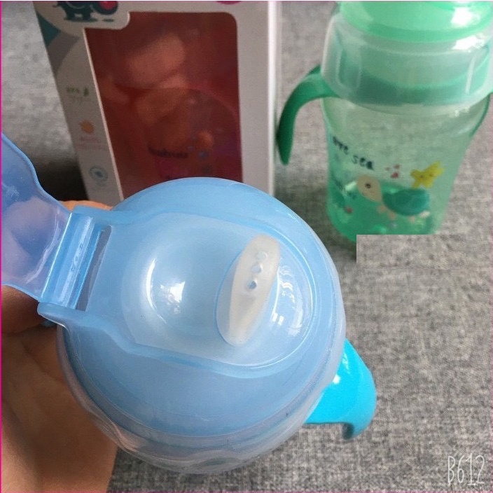 Bình tập uống nước đầu hút silicon mỏ vịt có tay cầm Babuu Nhật Bản 240ml bình nước cho bé đi học Homedy Kids BN09