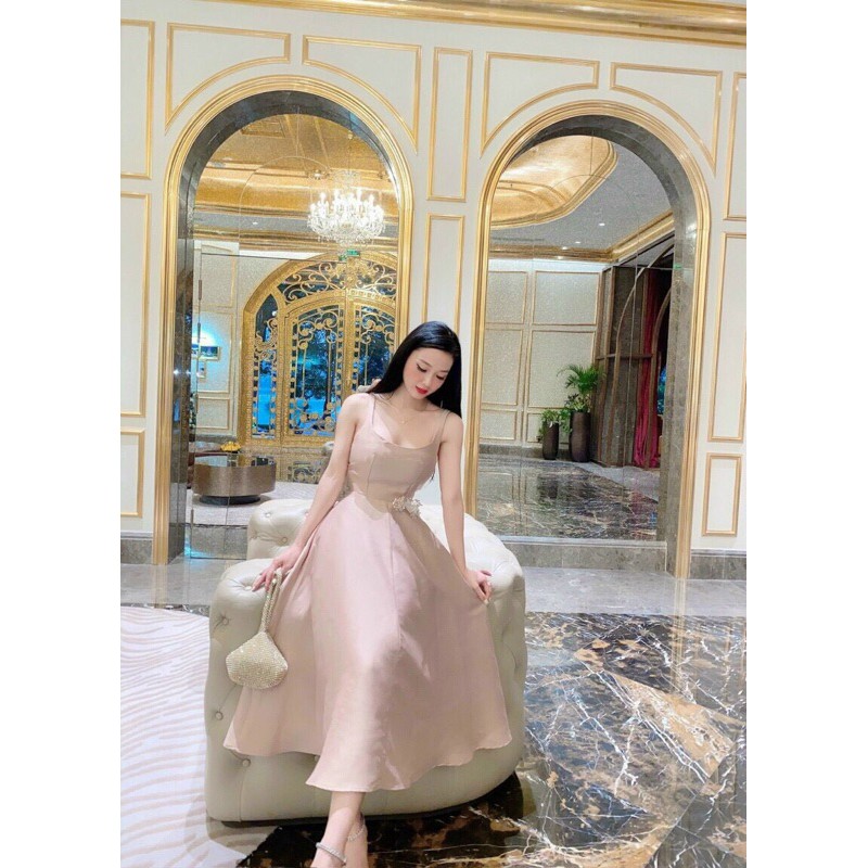 đầm xoè cổ tròn cực sang