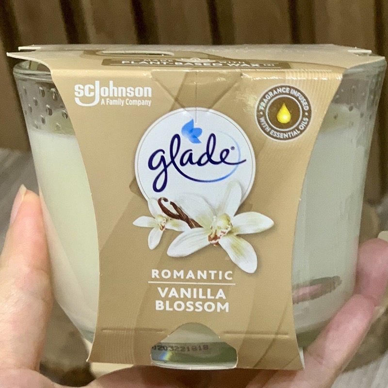 Nến thơm Glade Romantic Vanille Blossom nhập khẩu Đức