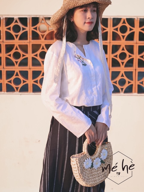 Áo linen thêu tay