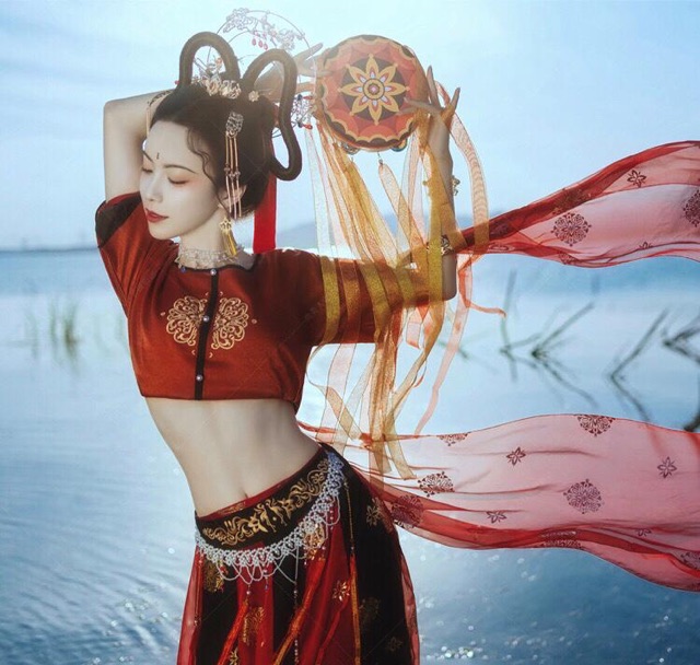 Đạo cụ trống đôn hoàng có sẵn
