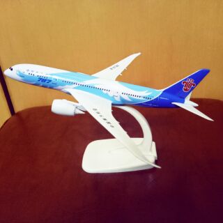 Mô hình máy bay tĩnh China Southern 20cm B787
