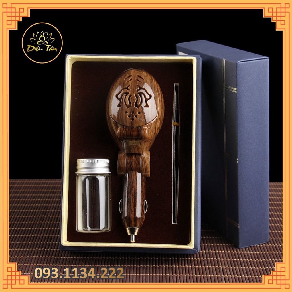 Tẩu xông trầm hương bằng điện trên ô tô