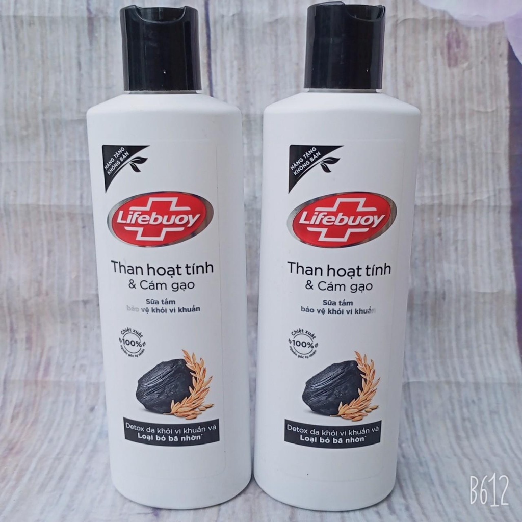 Sữa tắm detox Lifebuoy Than hoạt tính &amp; Cám gạo 200g chiết xuất từ thiên nhiên ngừa mùi cơ thể và sạch sâu khỏi bụi mịn