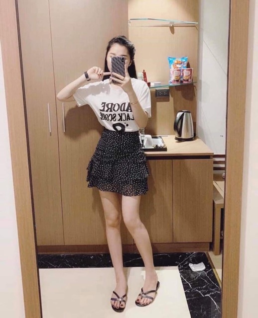 Chân váy chấm bi xếp tầng | BigBuy360 - bigbuy360.vn