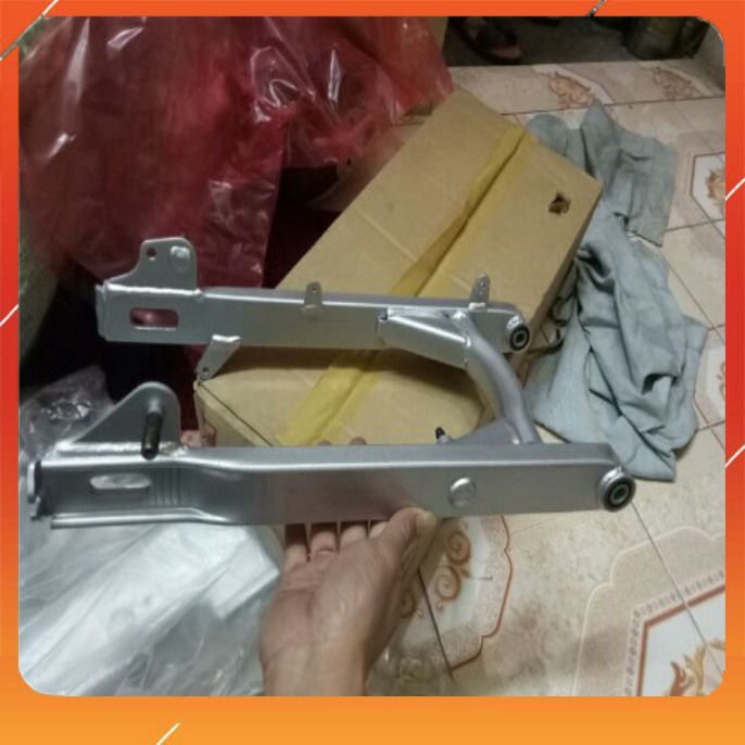 Càng Sau Xe Dream Việt [ CHÍNH HÃNG ] - Gắp Bánh Xe Super Dream Hàng Xịn Honda Chuẩn Từng Chi Tiết Nhỏ - Cực Chắc Chắn