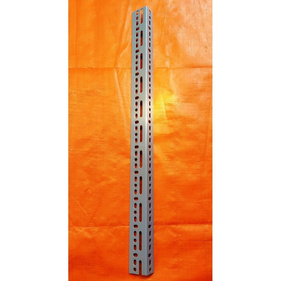 Cây 140cm ( 2ly) - Cây sắt V lỗ 4 x 6 cm màu xám ghi, thanh sắt V lỗ 4x6 làm kệ đa năng