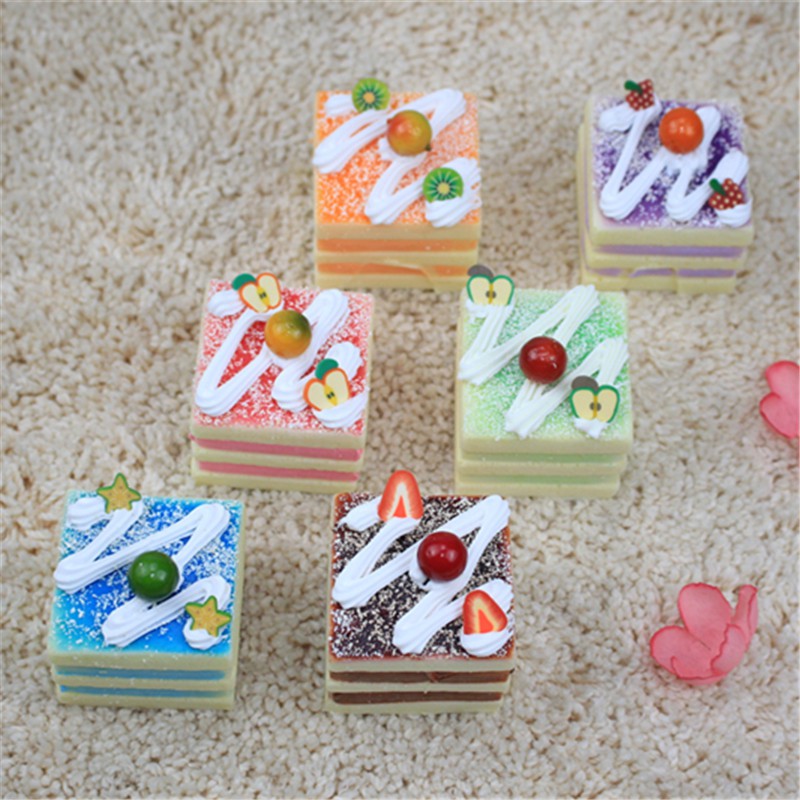 Đồ chơi mô phỏng đồ ăn nhân tạo phù hợp để giáo dục sớm cho trẻ hoặc trang trí nội thất