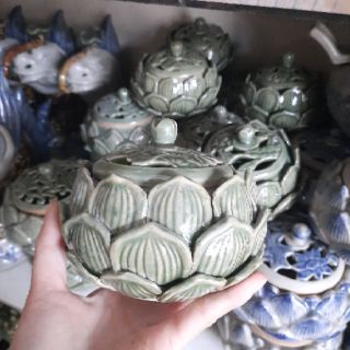 lư sen men rạn dùng để đốt trầm